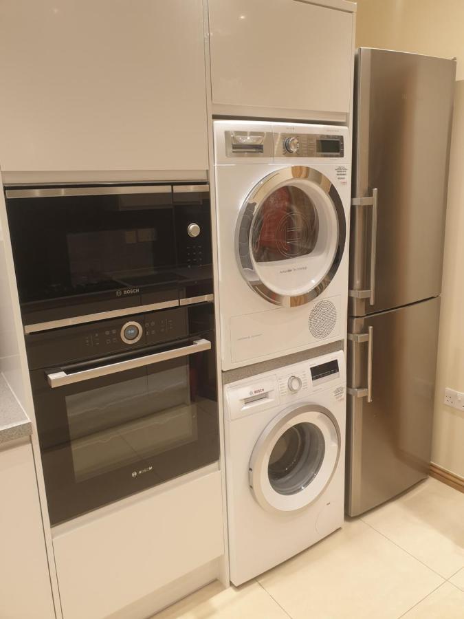 London Luxury 3 Bedroom 2 Bathrooms Flat 1 Min To Redbridge Station Free Parking & Wifi Wanstead Dış mekan fotoğraf