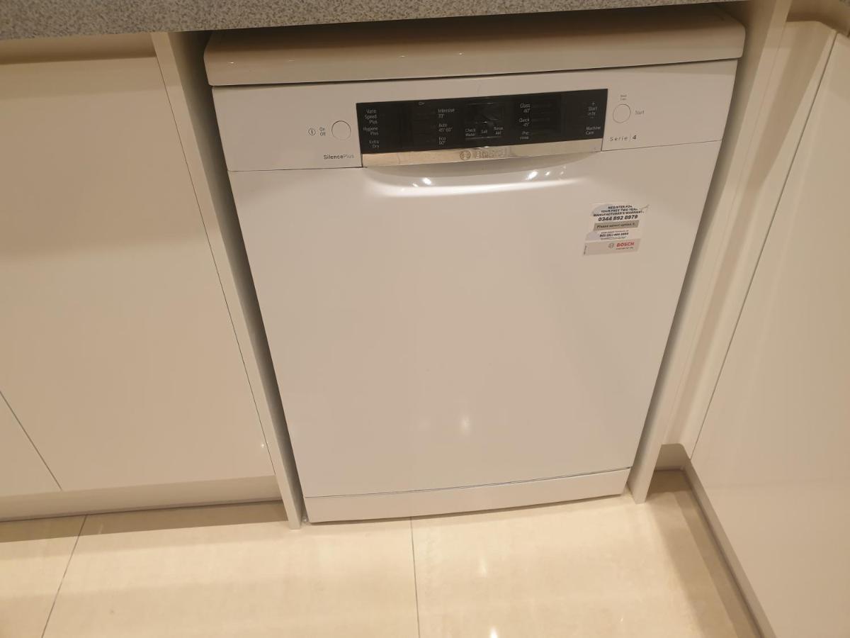 London Luxury 3 Bedroom 2 Bathrooms Flat 1 Min To Redbridge Station Free Parking & Wifi Wanstead Dış mekan fotoğraf