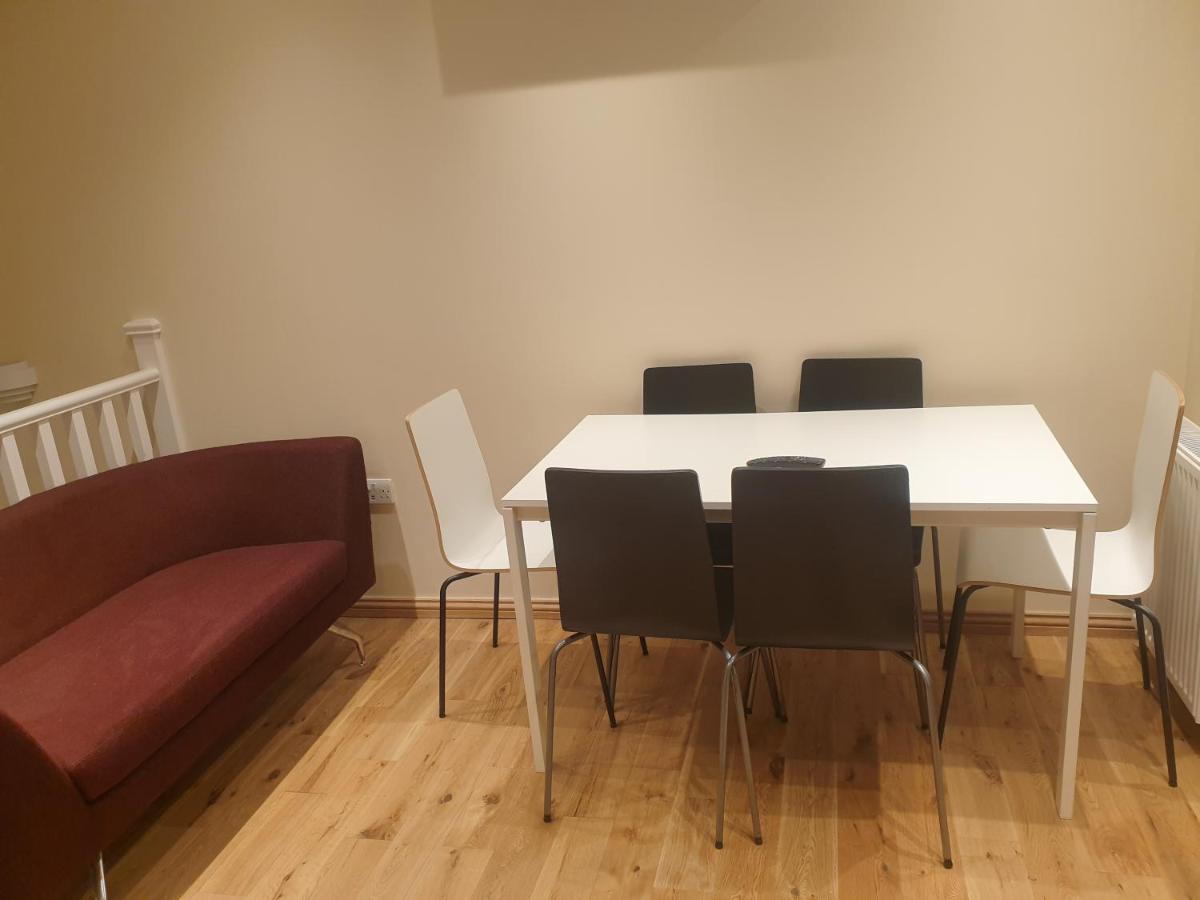 London Luxury 3 Bedroom 2 Bathrooms Flat 1 Min To Redbridge Station Free Parking & Wifi Wanstead Dış mekan fotoğraf