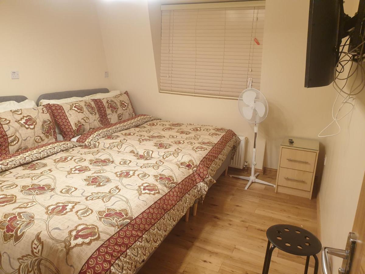 London Luxury 3 Bedroom 2 Bathrooms Flat 1 Min To Redbridge Station Free Parking & Wifi Wanstead Dış mekan fotoğraf